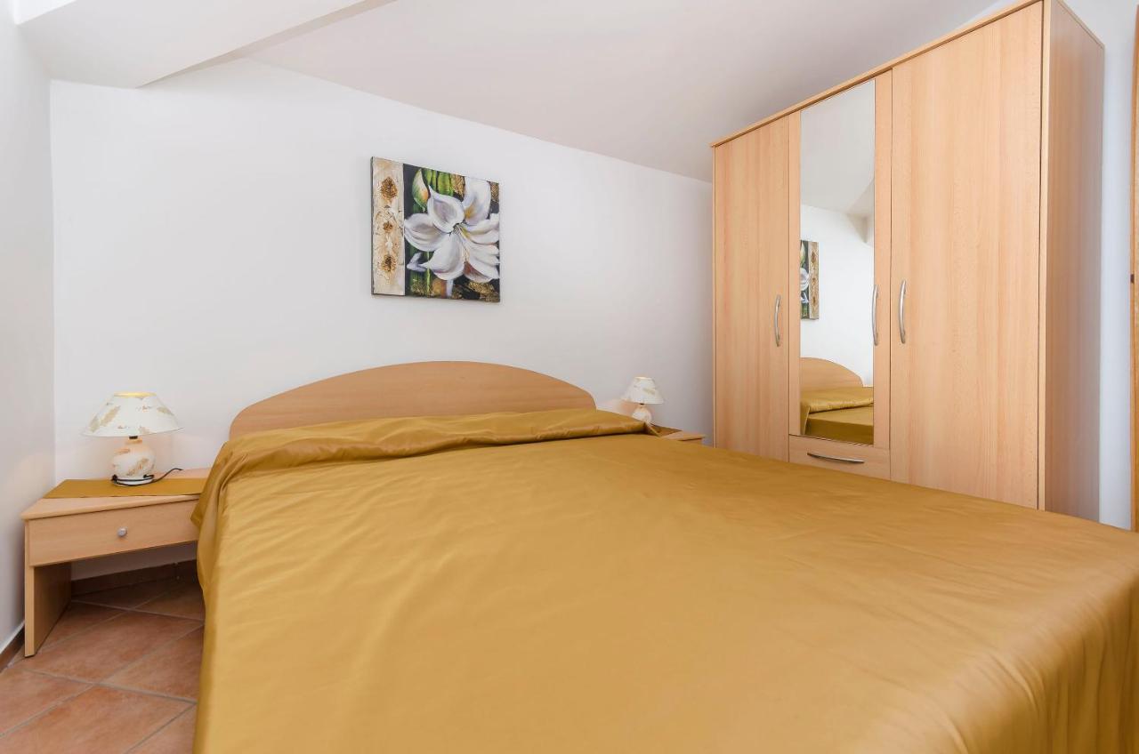 Apartments Villa Estella Srima Εξωτερικό φωτογραφία