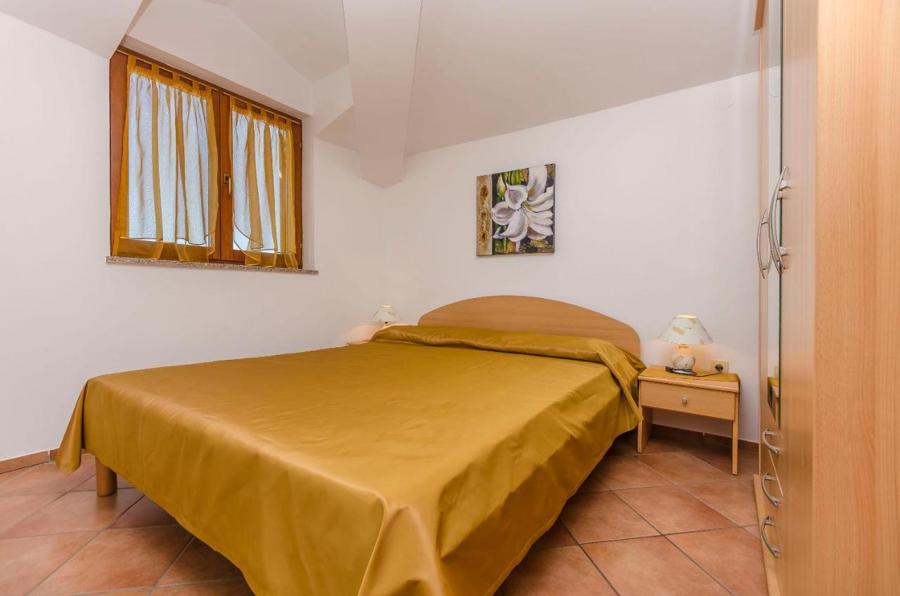 Apartments Villa Estella Srima Εξωτερικό φωτογραφία